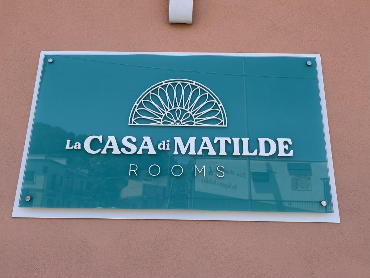 Отель La Casa Di Matilde Барчеллона-Поццо-ди-Готто Экстерьер фото